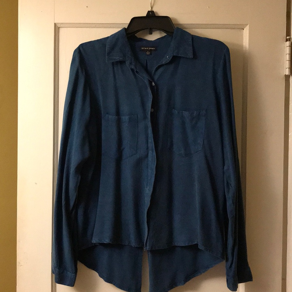 High-low button up